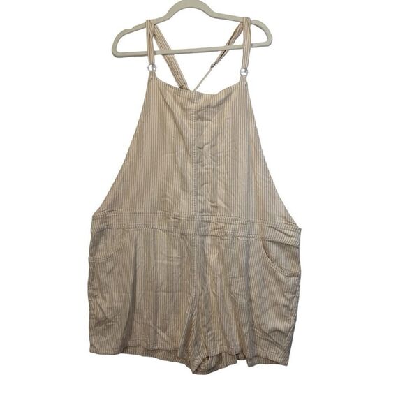 NWT 3x Torrid 3.5 Inch Stretch Linen Blend Shortall overalls pen mark on pocket - Picture 4 of 13